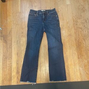 Madewell Dark Wash Frayed Hem “kick out crop” curvy Jeans